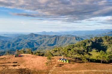 découvrez nos activités de camping pour des vacances en pleine nature : randonnée, pêche, feux de camp et bien plus encore. réservez votre séjour dès maintenant !