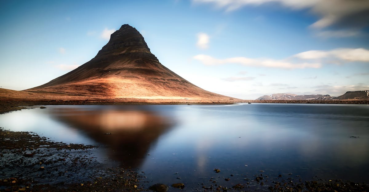 découvrez tout sur les volcans, leurs éruptions, leur formation et leur impact sur l'environnement. informations et actualités sur les volcans du monde entier.